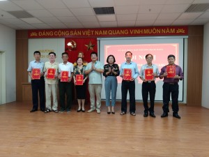 Sáng ngày 08/6/2022, tại Hội trường UBND phường Bạch Đằng, đã diễn ra Hội nghị Công bố các Quyết định về việc công nhận người trúng cử Tr-ưởng khu phố nhiệm kỳ 2022 - 2025