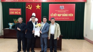 	Sáng ngày 03/02/2023, Chi bộ khu 5 và khu 6 trực thuộc Đảng bộ phường Bạch Đằng đã long trọng tổ chức Lễ kết nạp đảng viên cho quần chúng ưu tú 