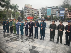 Phường Bạch Đằng: Dâng hương, dâng hoa tưởng niệm các anh hùng liệt sỹ nhân dịp Lễ giao nhận quân năm 2024