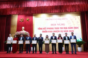 Tổng kết công tác thi đua, khen thưởng năm 2024; phương hướng nhiệm vụ năm 2025.